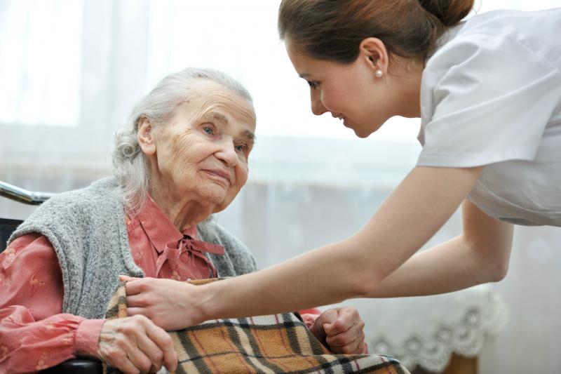 Todos os aposentados que precisam de cuidadores terão aumento de 25% na sua aposentadoria